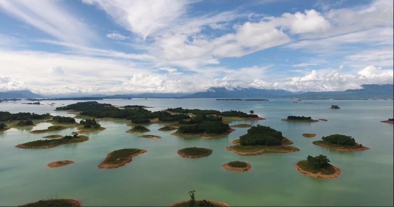 Dansavanh Namngum Resort Ban Keun Exteriör bild